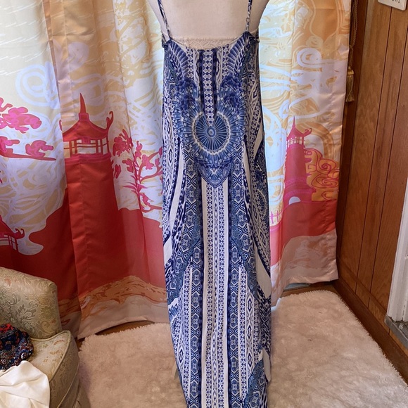 BLUE & WHITE MAXI/MIDI WITH WRAP AROUND CAPE DRESS SIZE MED - Picture 6 of 10